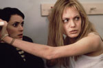 Lisa Rowe (Angelina Jolie) & Susanna Kaysen (Winona Ryder)