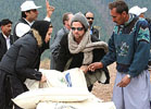 UNHCR - Angelina Jolie & Brad Pitt au Pakistan